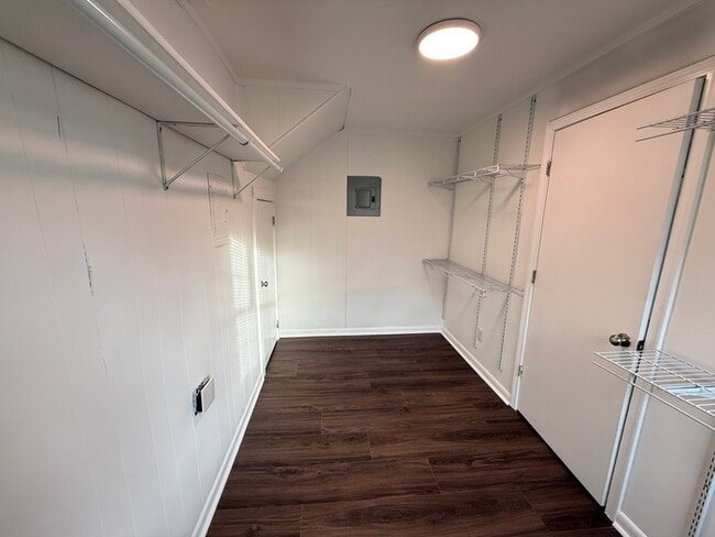 Building Photo - BIG House & BIG Fenced Yard. Plus Master Suite, Den, Shed, and More!