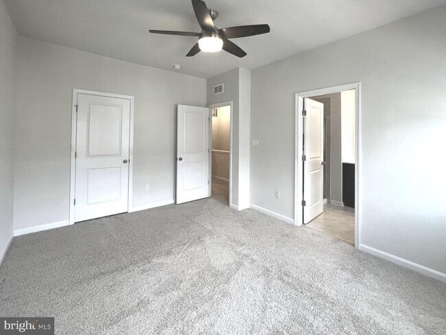 Building Photo - 2013 Thornbrook Wy