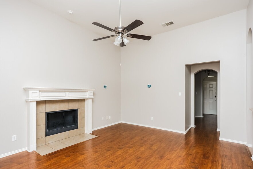 Building Photo - 213 Morningstar Ln