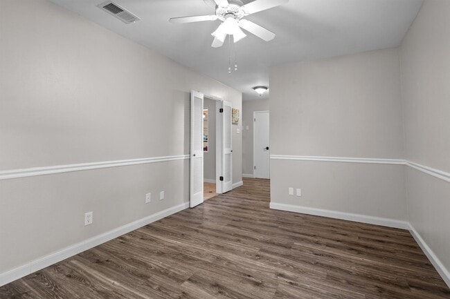 Building Photo - 2121 Sunrise Trail