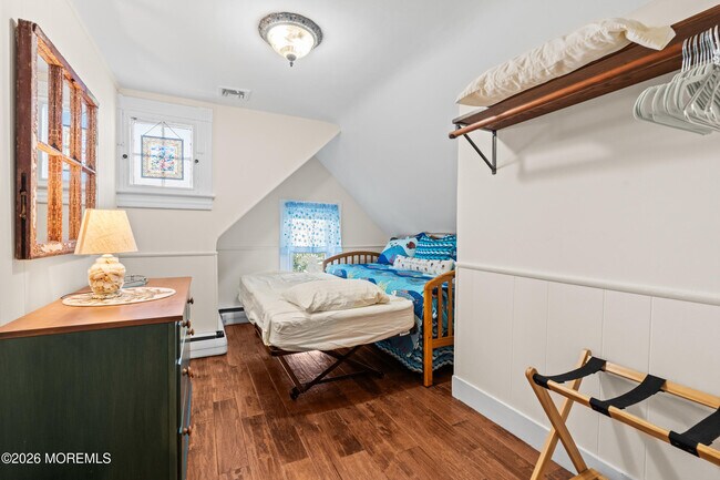 Building Photo - 75 Webb Ave