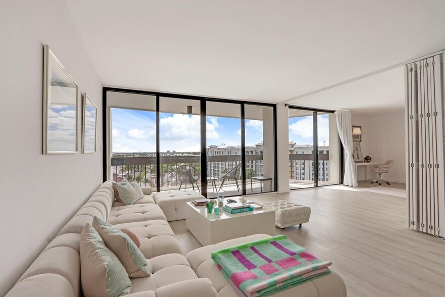 Building Photo - 2000 Presidential Way