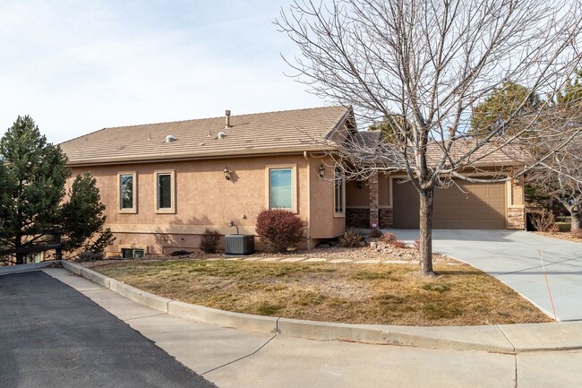 Primary Photo - Stunning Rancher with Mountain Views