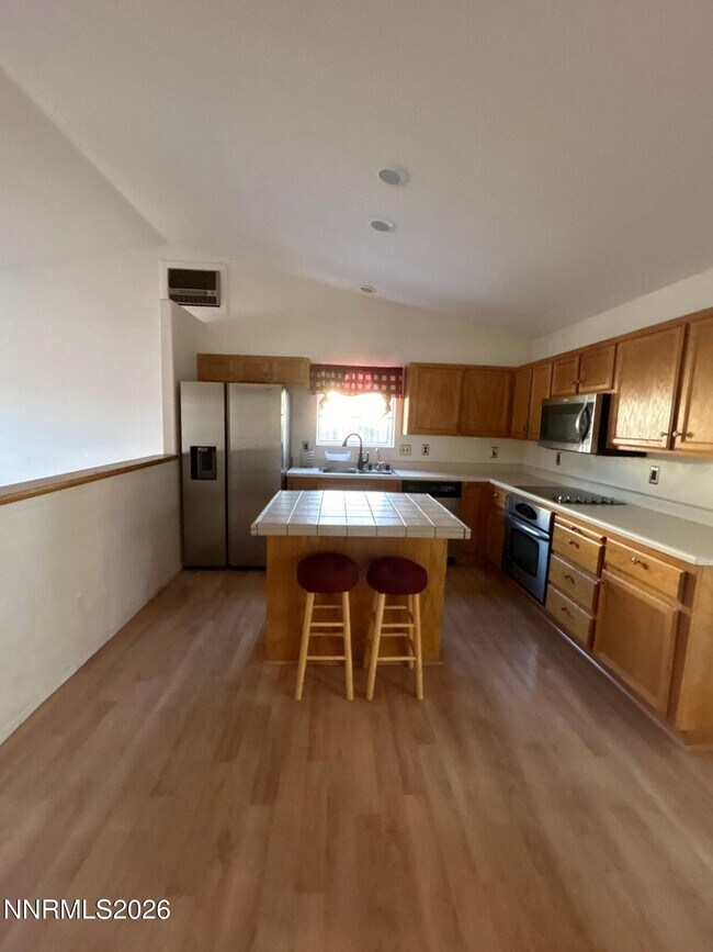 Building Photo - 559 Nader Wy