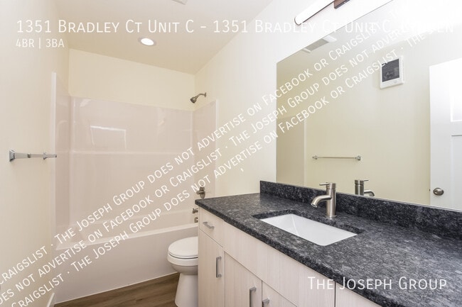 Building Photo - 1351 Bradley Ct
