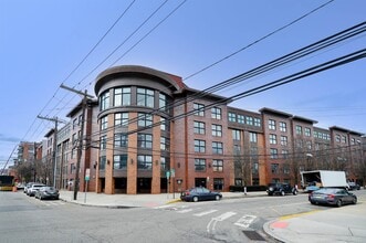 Building Photo - 70 Adams St