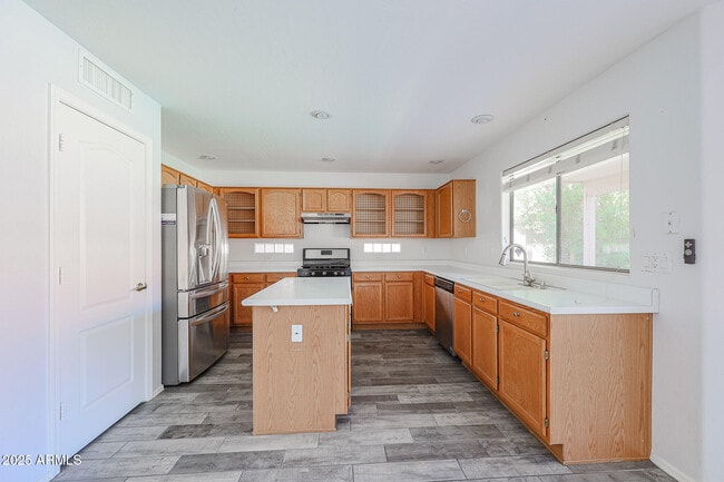 Building Photo - 4432 E Anderson Dr