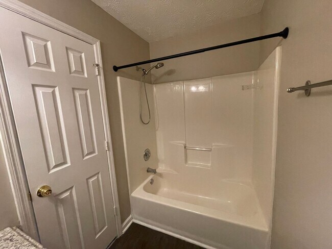 Building Photo - 3774 Meadow Creek Dr