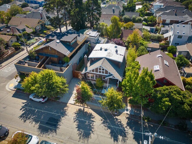 Building Photo - Wonderful Rockridge Home for Lease