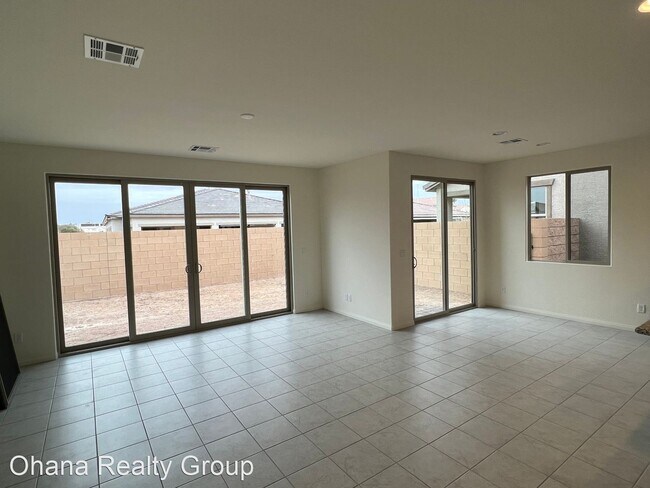 Building Photo - 4 br, 2.5 bath House - 10072 Spelter Street