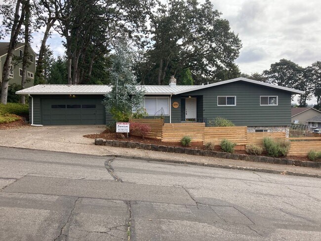 Primary Photo - Mid-Century Four Bedroom in Candalaria, La...