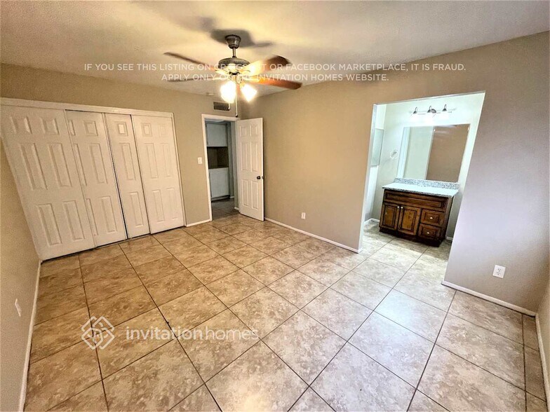 Building Photo - 6618 S 44th Pl