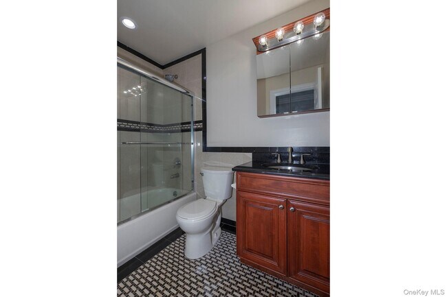 Building Photo - 2505 Townehouse Dr