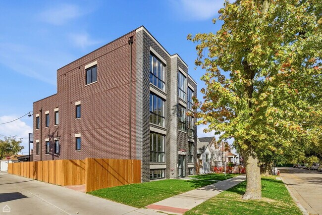 Building Photo - 2718 Budd St