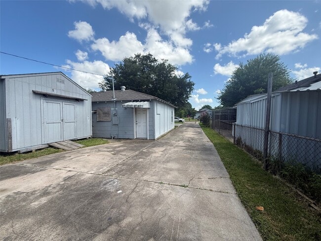 Building Photo - 1321 Taylor Ave