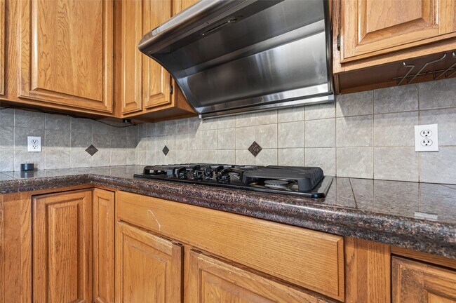 Building Photo - 7814 Millbrook Dr