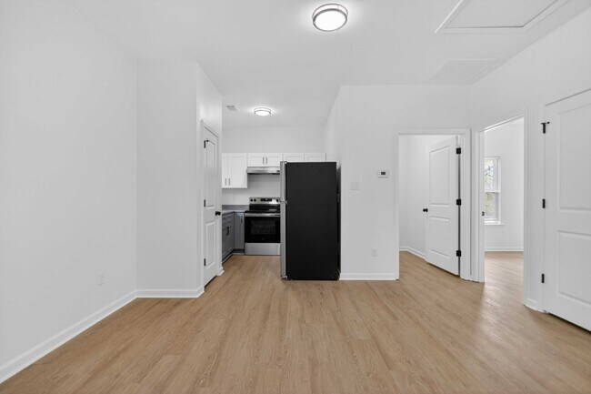 Building Photo - 2015-2017 Scotty Ct