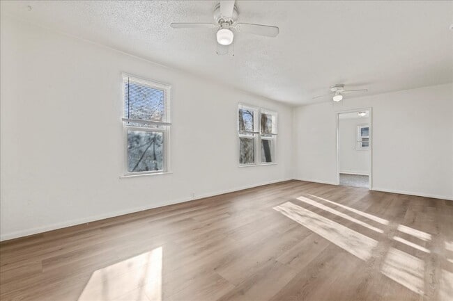 Building Photo - 1714 Main St