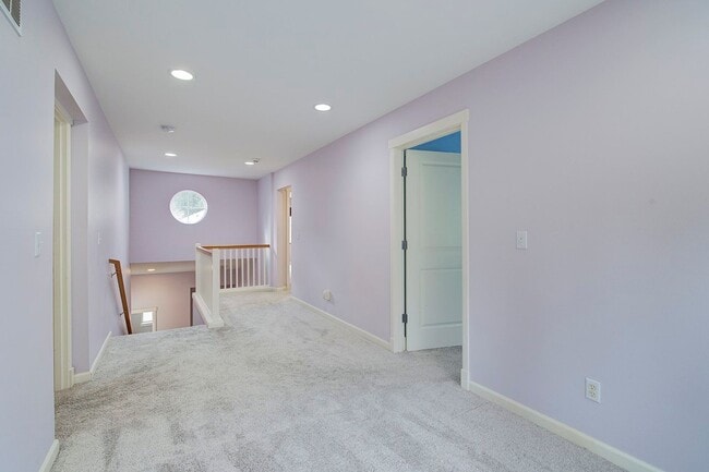 Building Photo - 3Bd/2.5Ba Redmond House