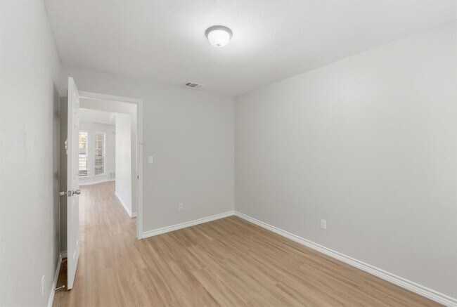 Building Photo - 12326 Tomanet Trail