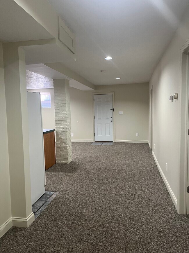 Building Photo - 1084 Jefferson Ave