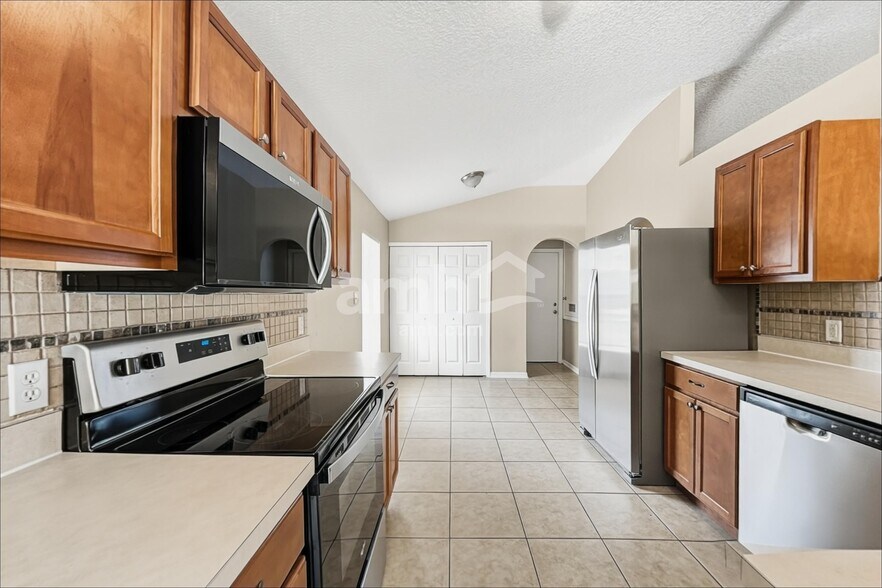 Building Photo - 312 Azores Pl