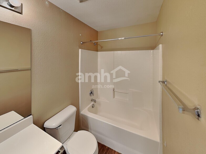 Building Photo - 5516 Stelle Amore St