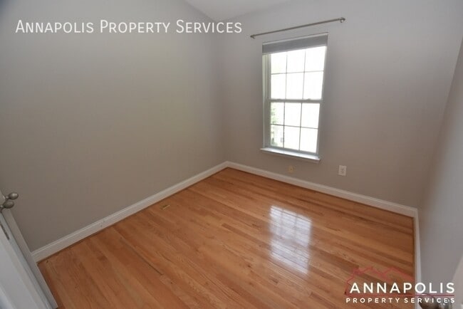 Building Photo - 888 Stonehurst Ct