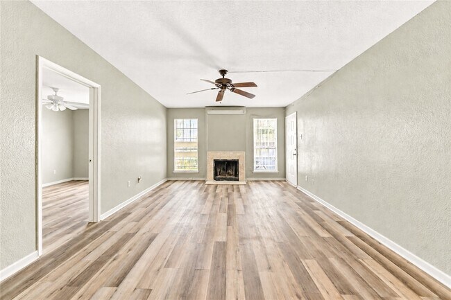 Building Photo - 6606 De Moss Dr