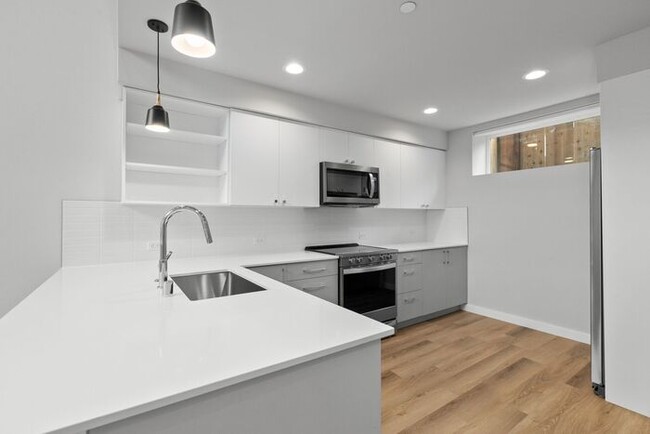 Building Photo - Stunning Brand-New Ballard Townhome with A...