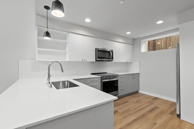 Building Photo - Stunning Brand-New Ballard Townhome with Air Conditioning