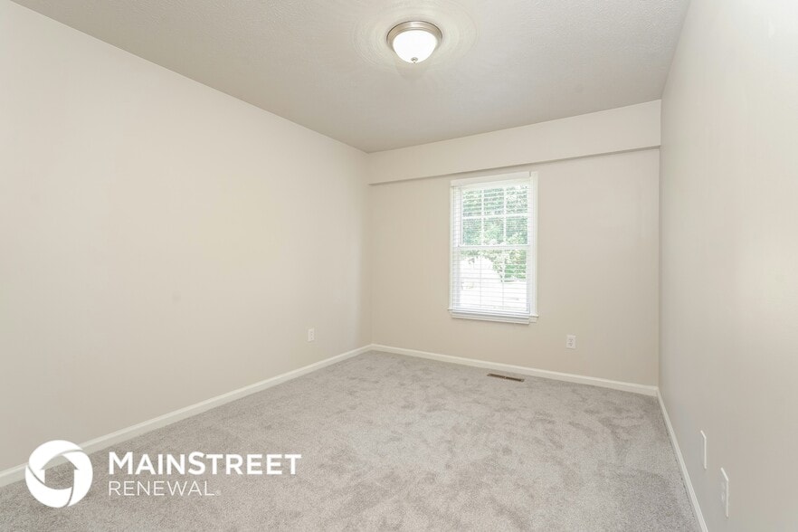 Building Photo - 1205 Brookhill Park Dr