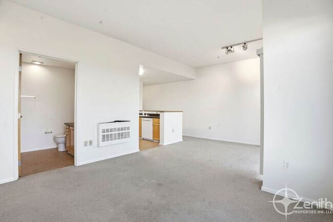 Building Photo - 701 Columbia St