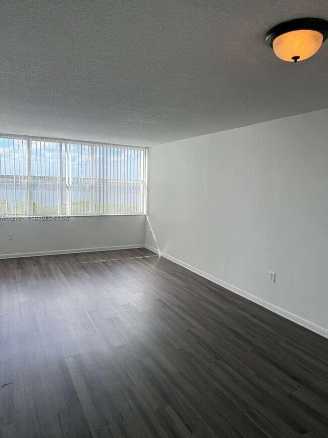 Building Photo - 1200 NE Miami Gardens Dr