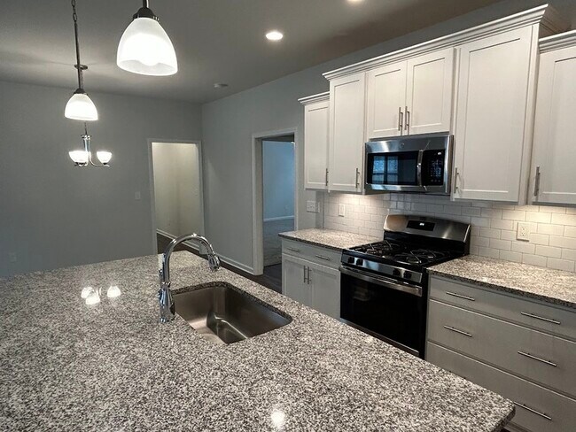 Building Photo - 115 Pomelo St