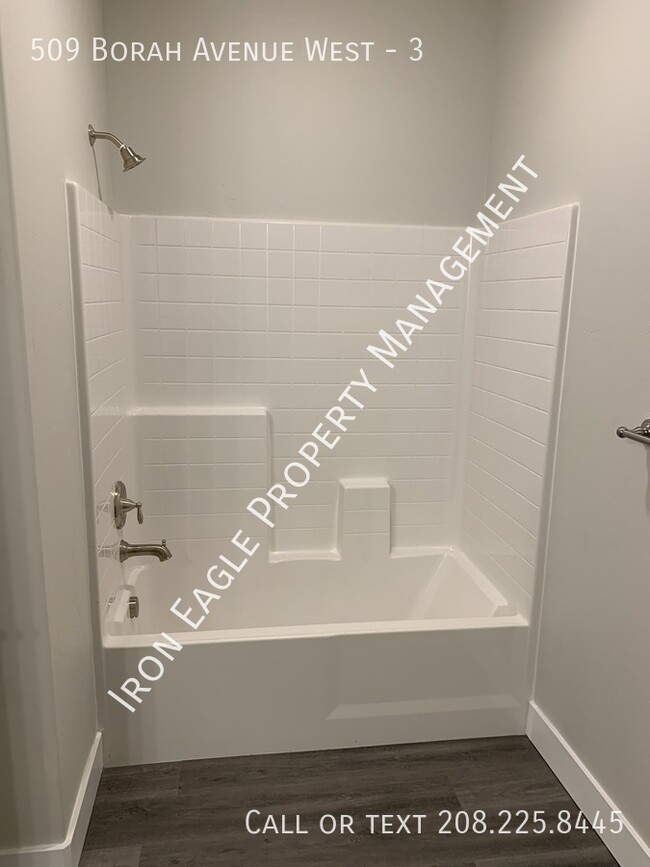 Building Photo - 509 Borah Ave W