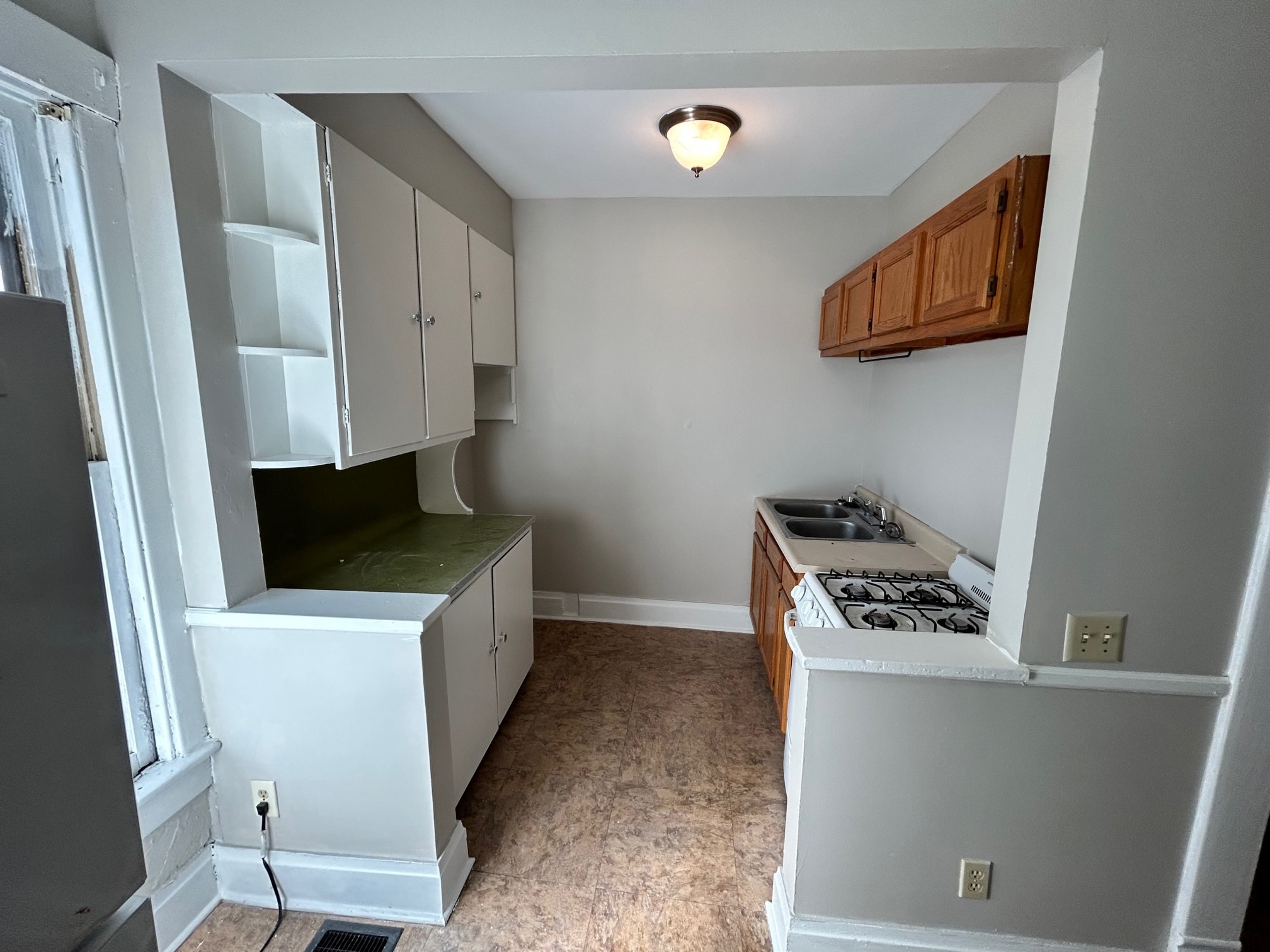 Building Photo - 255 W Hubbard Ave