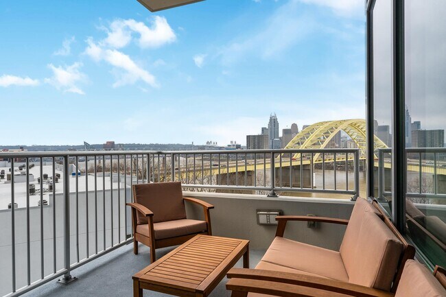 Building Photo - 400 Riverboat Row
