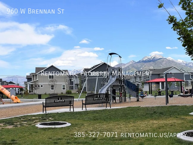 Building Photo - 960 W Brennan St
