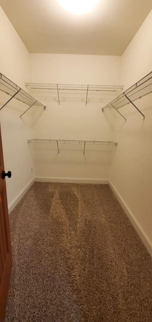 Building Photo - Spectacular!