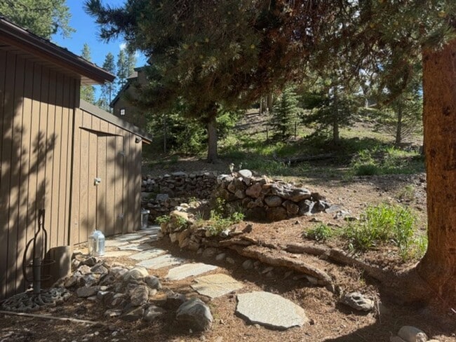 Building Photo - WOOF WOOF!  Come enjoy this pet friendly 3 Bedroom Breckenridge Home!  Hiking Trails and a Clubho...
