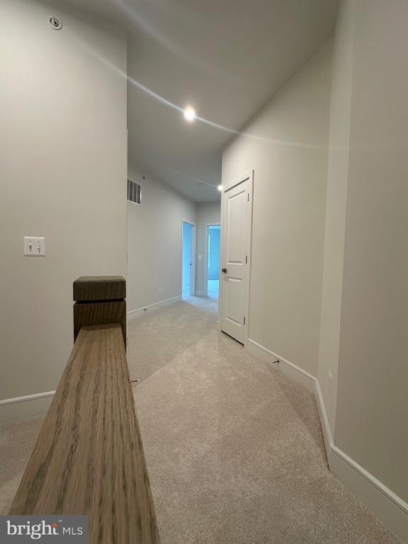 Building Photo - 43324 Farringdon Sq