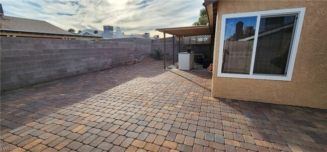 Building Photo - 6751 Ledgewood Dr