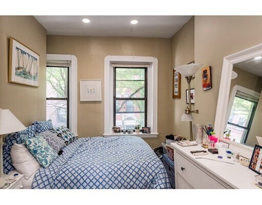 Building Photo - 69 Phillips St