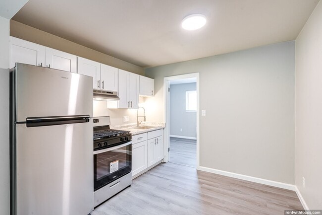 Building Photo - 205 Adams St.