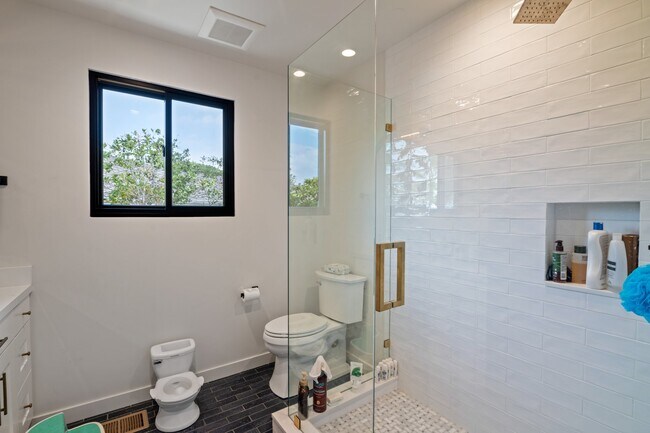 Building Photo - 3116 Calle Fresno