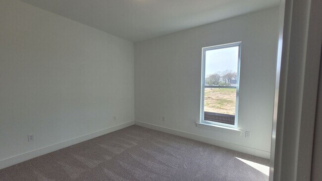 Building Photo - 4br home in Zachary only 2yrs old!