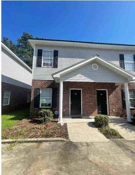 Primary Photo - 14549 Honeysuckle St