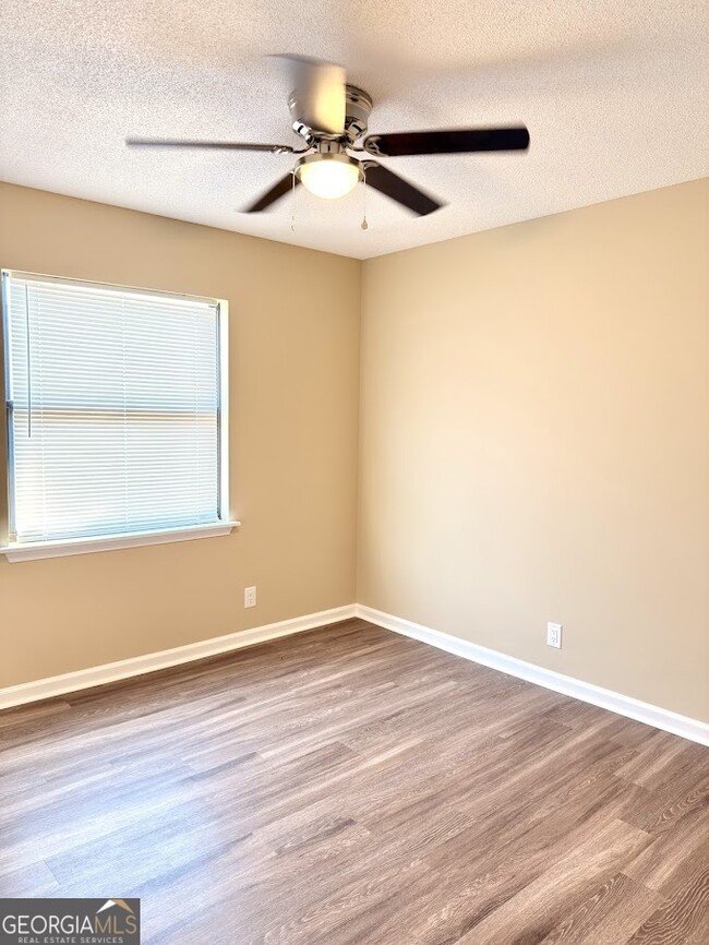 Building Photo - 159 Green Acre Cir N