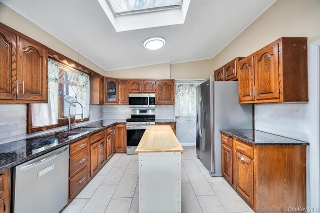 Building Photo - 2315 Willow St